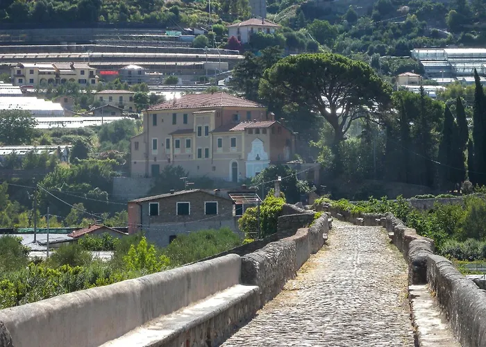 Lägenhet Finestra Sulla Torre Taggia