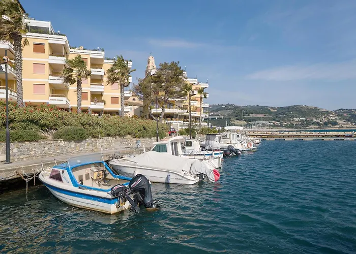 Lägenhet Finestra Sulla Torre Taggia